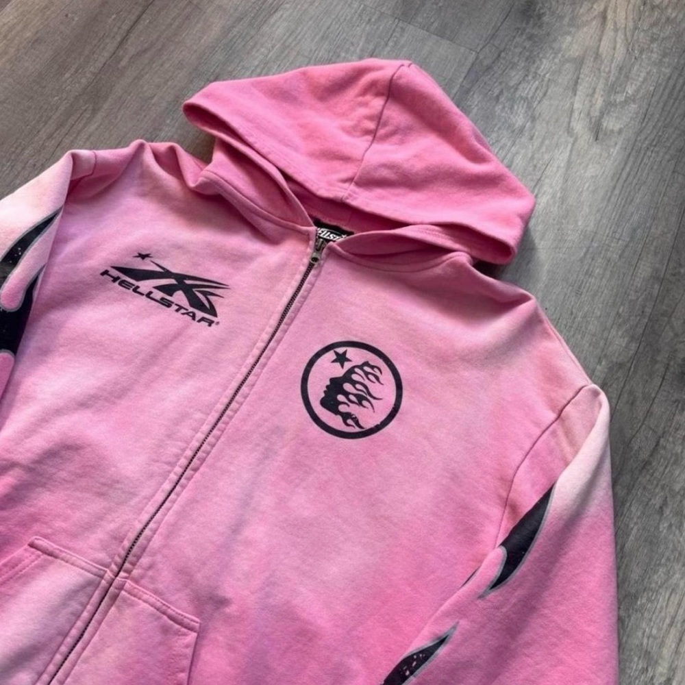 He’ll star pink zip up